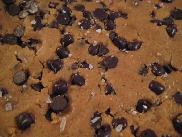 Salted PB Choco Chip Bars